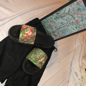 Gucci Women’s hummingbird tian slides